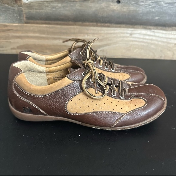 BORN Women's Tan Brown Size US 7 EU 38 Lace Up Leather Bowling Style Shoes - Picture 5 of 11
